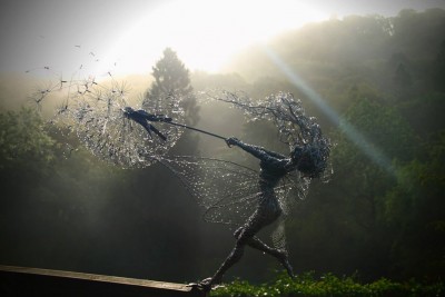 wire-fairy-dandelion-sculptures-fantasywire-robin-wight-8.jpg