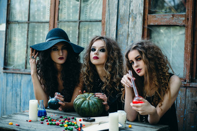 three-witches-at-the-table-49MBDPA.jpg