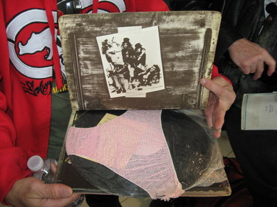 1972 Schools Out 1-4.jpg